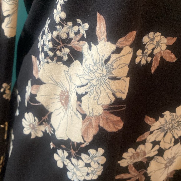 Women’s size m blows cute witchy boho vibes - Picture 3 of 6